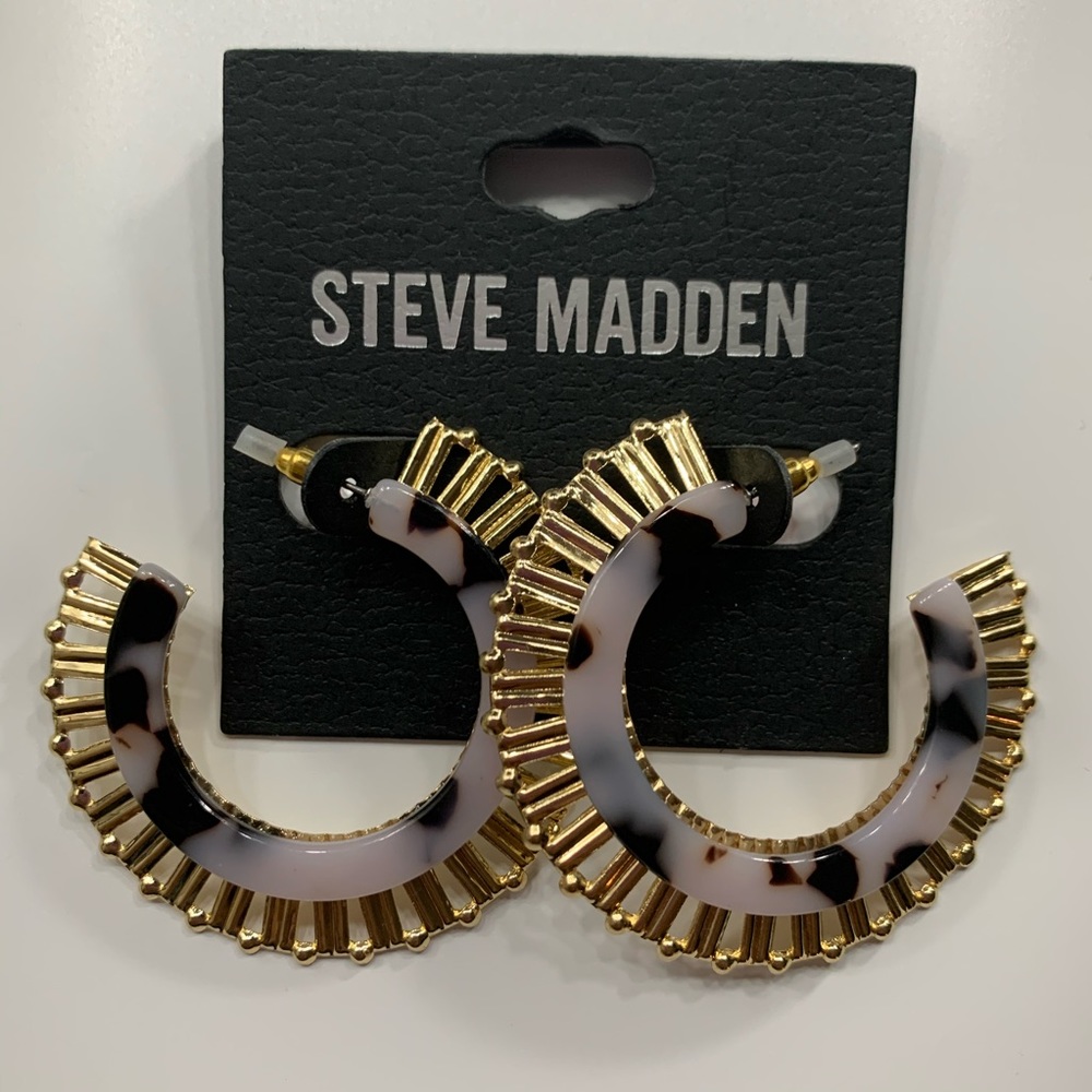 Steve Madden Leopard Earrings